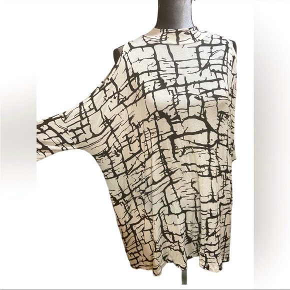 ASOS Black & White Geometric Asymmetrical Mock Neck Tunic, Size S - Picture 2 of 11